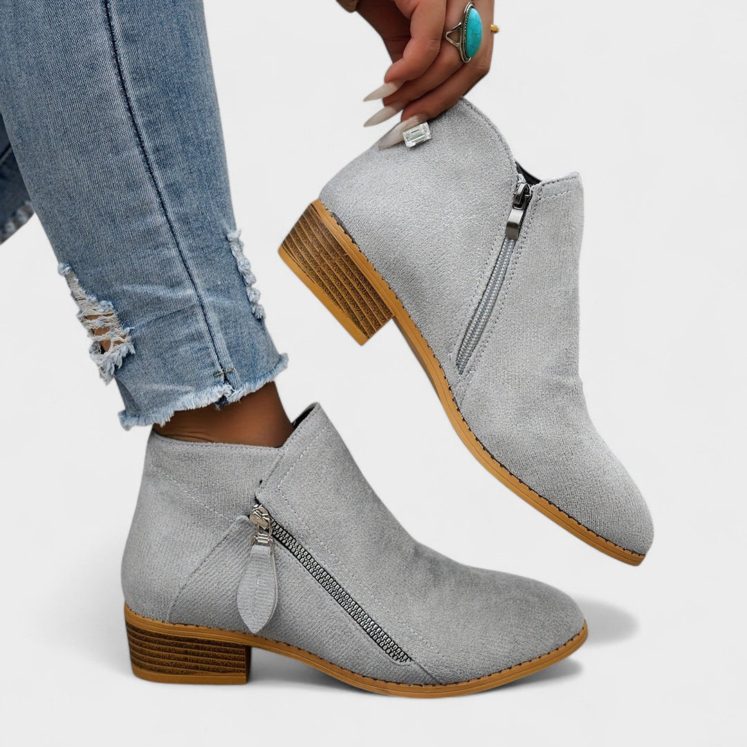 Botas Emma Azul Claro em Camurça com Cano Baixo