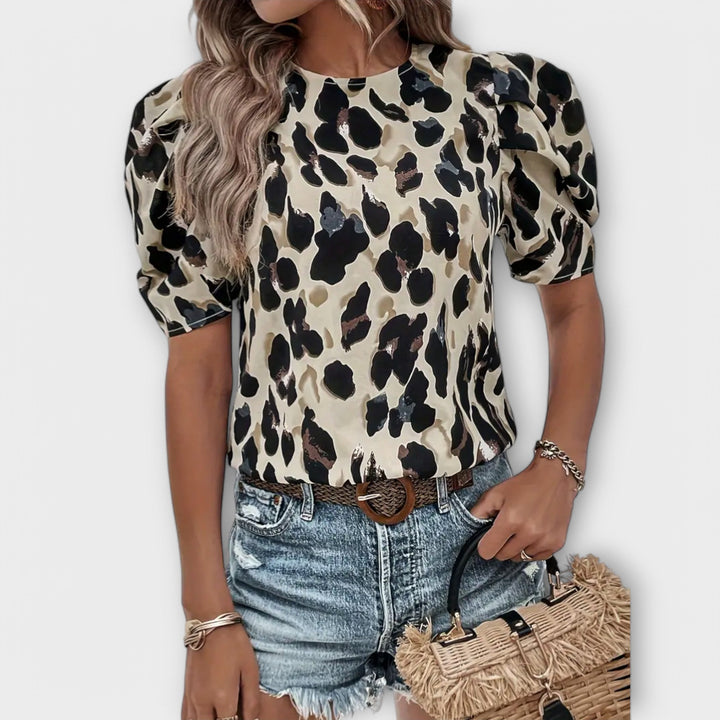 Blusa com estampa vibrante