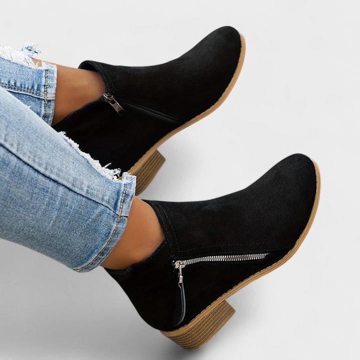 Botas Emma Azul Claro em Camurça com Cano Baixo