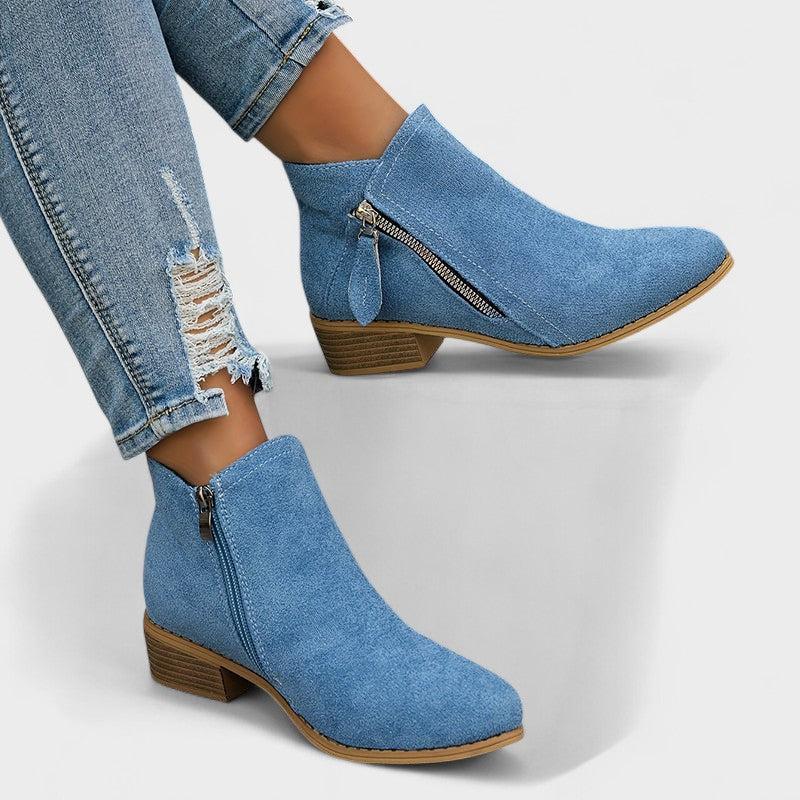 Botas Emma Azul Claro em Camurça com Cano Baixo