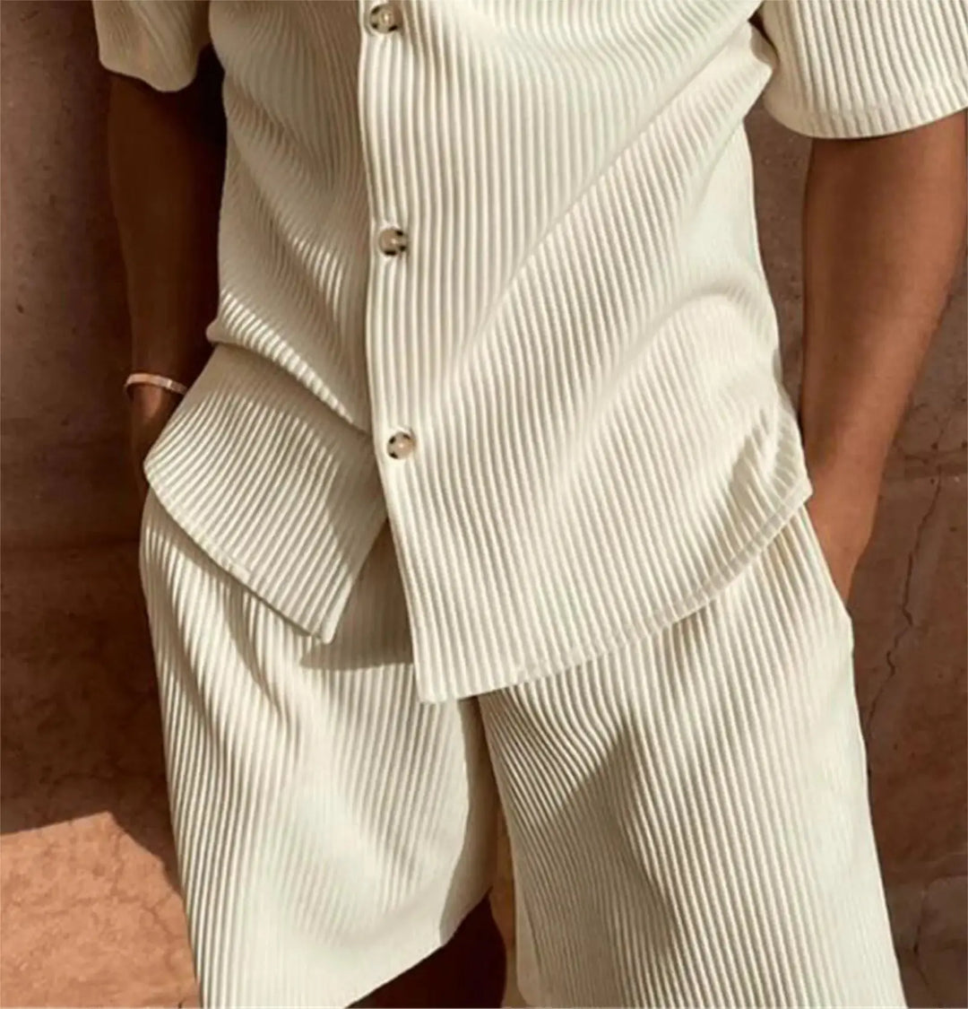 Conjunto de Veludo Cotelê com Camisa e Bermuda