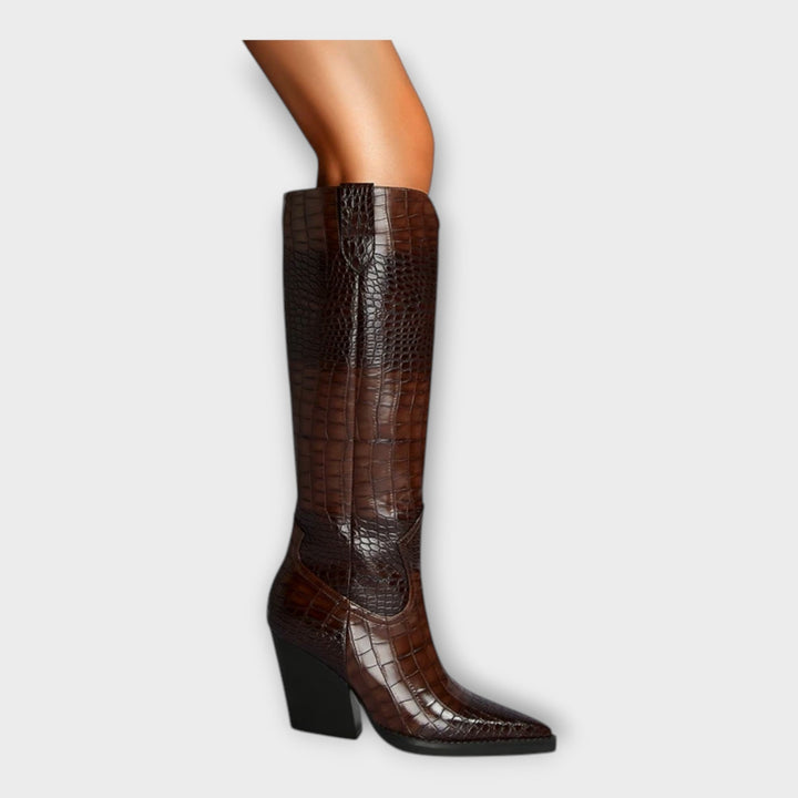 Botas com Design Croco e Salto Elegante