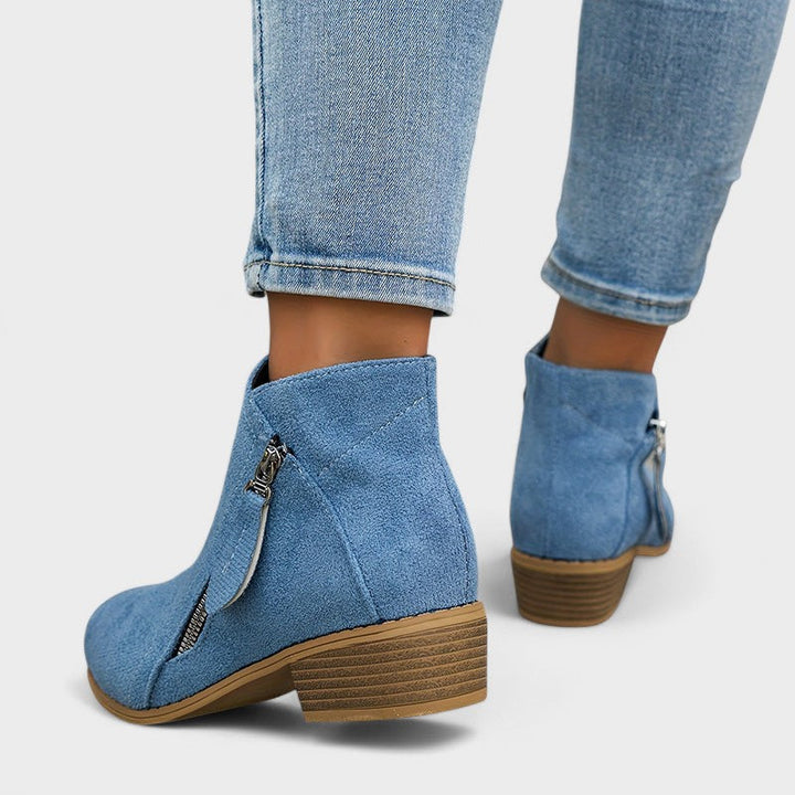 Botas Emma Azul Claro em Camurça com Cano Baixo