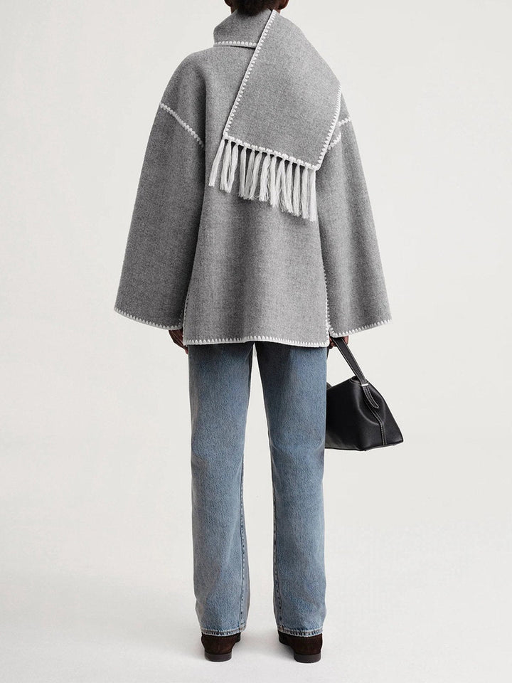 Casaco de Lã com Gola de Lenço