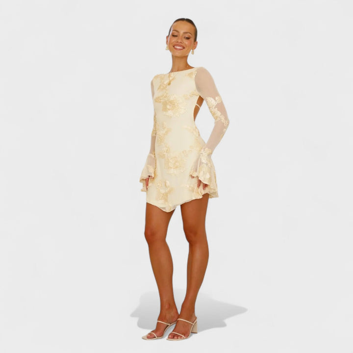 Julia - Vestido com encanto floral