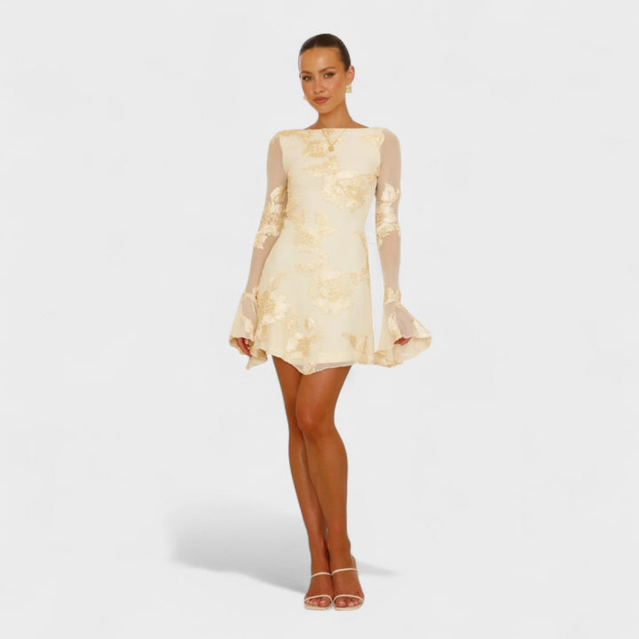 Julia - Vestido com encanto floral