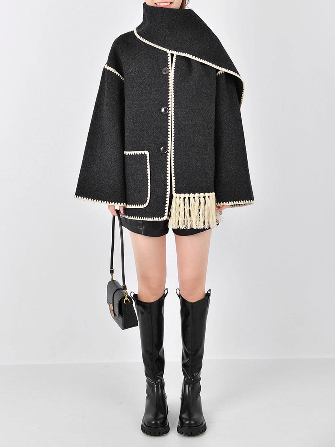 Casaco de Lã com Gola de Lenço